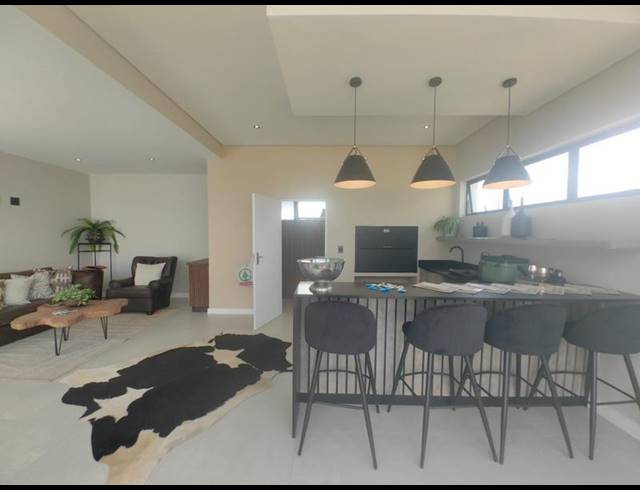 5 BEDROOM HOUSE FOR SALE IN MIDSTREAM HEIGHTS